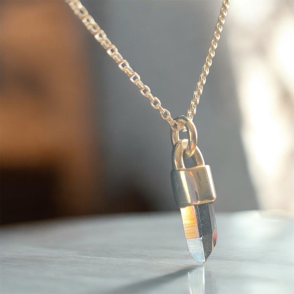 Numi Olive Crystal Quartz Pendant Necklace - Picture 4 of 16